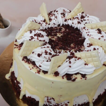 Red velvet White chocolate mousse